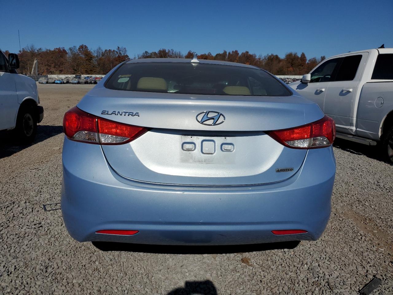 2012 Hyundai Elantra - Image 6