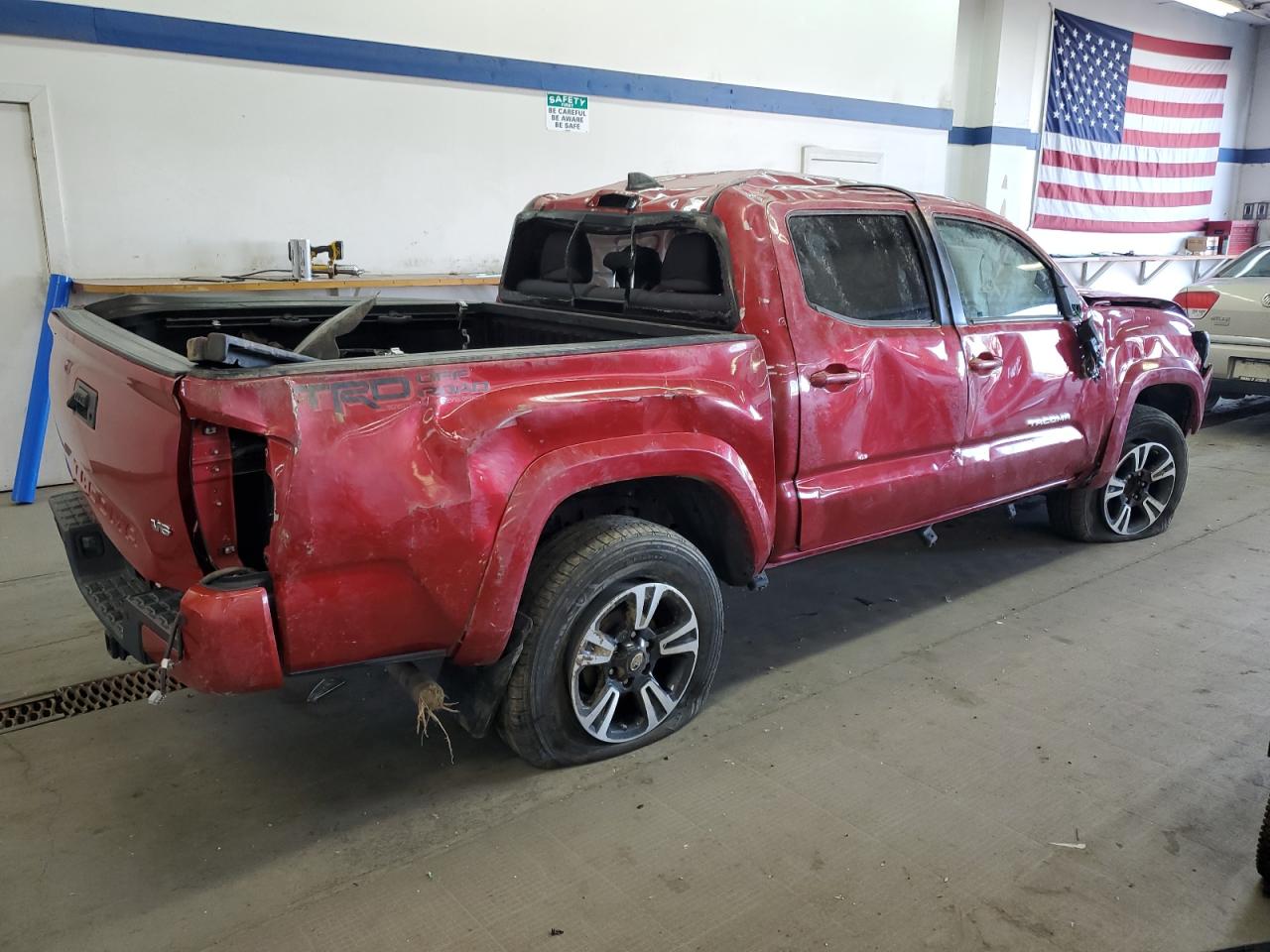 VIN 3TMAZ5CNXJM066147 2018 TOYOTA TACOMA no.3