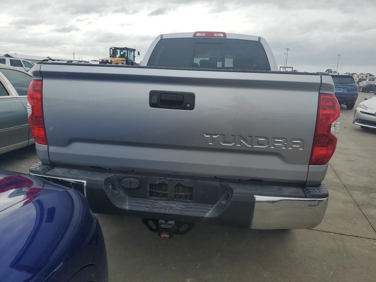 5TFUW5F10FX477833 2015 Toyota Tundra Double Cab Sr