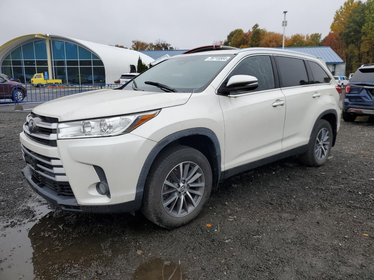 2019 Toyota Highlander - Image 1