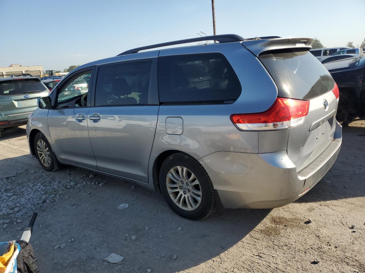 2012 Toyota Sienna - Image 2