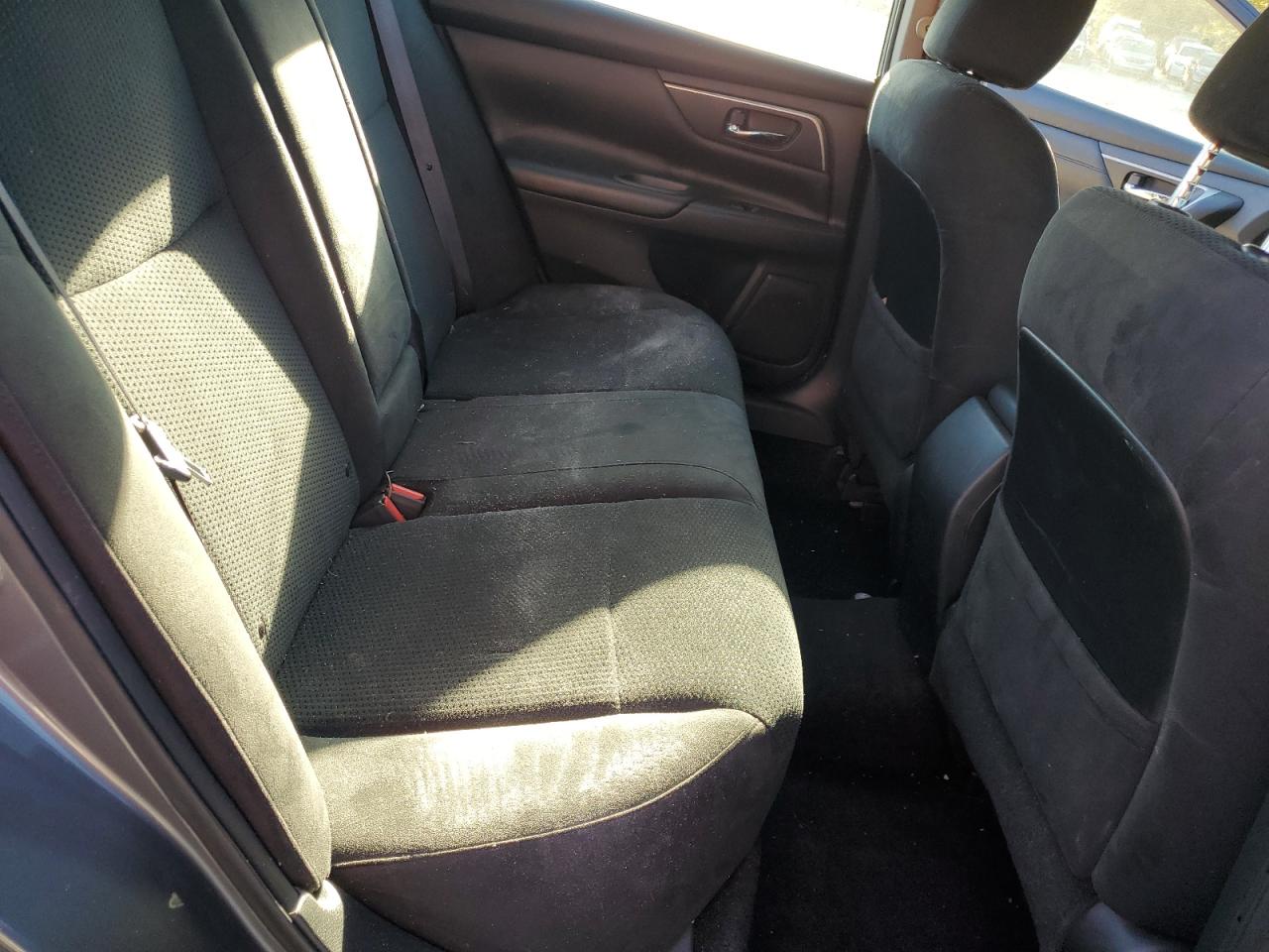 2015 Nissan Altima - Image 10