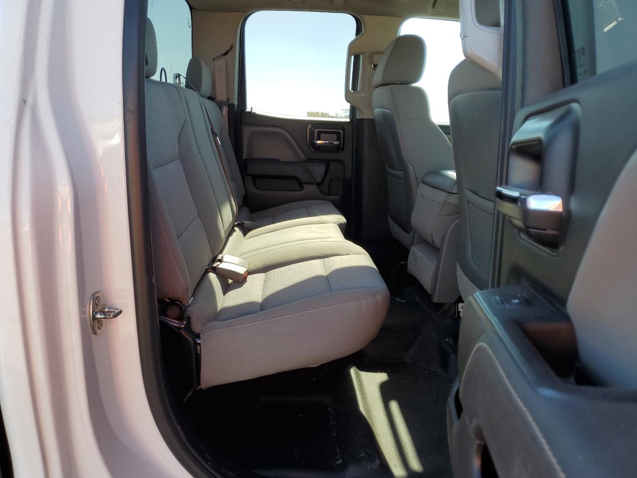 2015 Chevrolet Silverado - Image 10