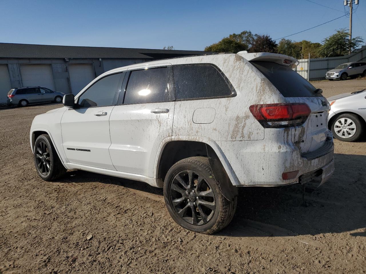 2018 Jeep Grand Cherokee - Image 2