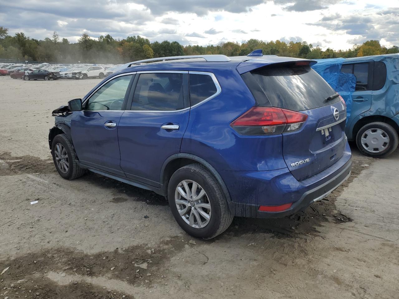 JN8AT2MV9KW376276 2019 NISSAN ROGUE - Image 2