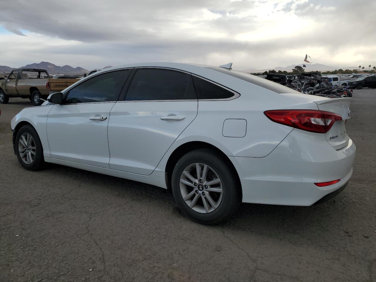 VIN 5NPE24AF2HH531709 2017 HYUNDAI SONATA no.2