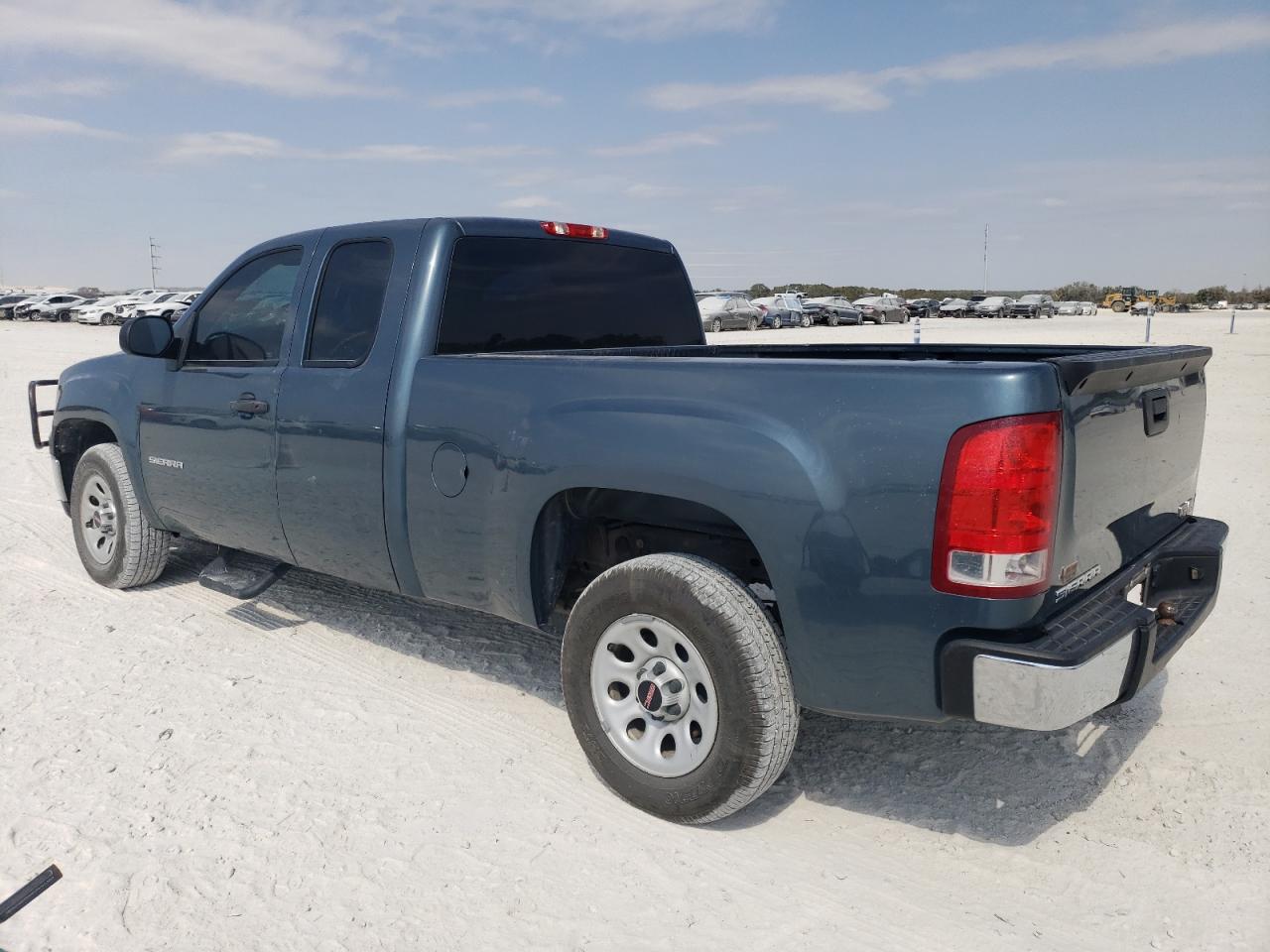 2012 GMC Sierra - Image 2