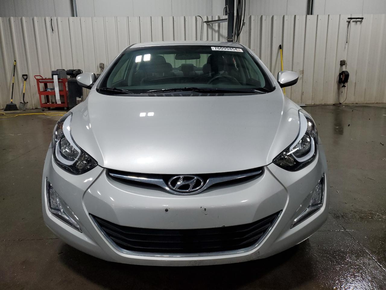2016 Hyundai Elantra - Image 5