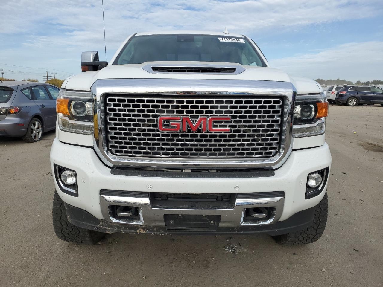 2017 GMC Sierra - Image 5