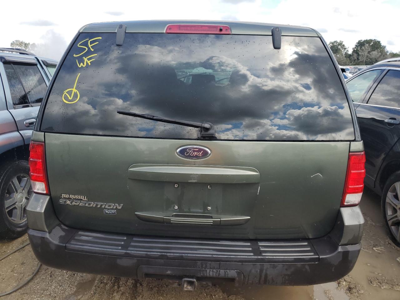 1FMRU15W44LA58627 2004 Ford Expedition Xlt