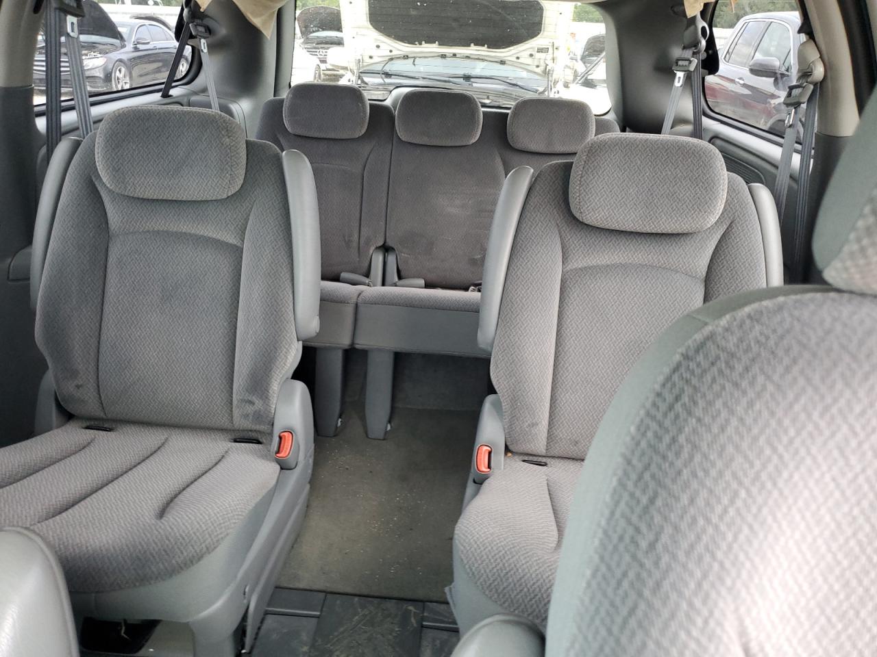 2005 Chrysler Town & Country Touring VIN: 2C4GP54L45R395292 Lot: 74098534