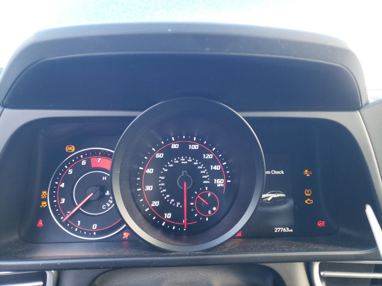 2022 Hyundai Elantra - Image 9
