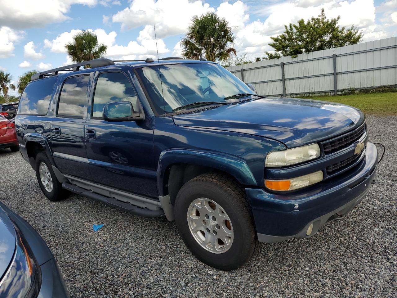 2005 Chevrolet Suburban - Image 4