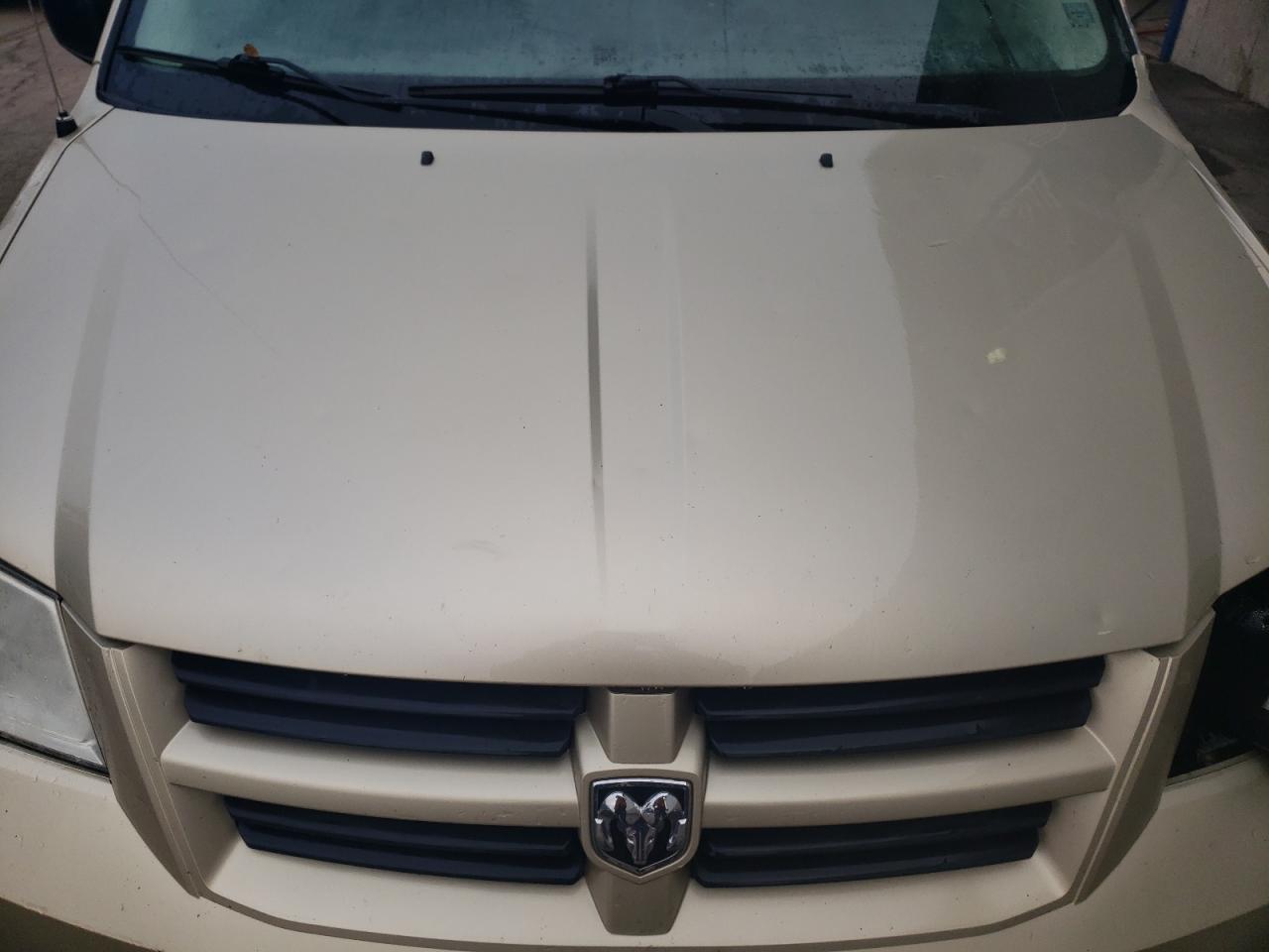 2010 Dodge Caravan - Image 12