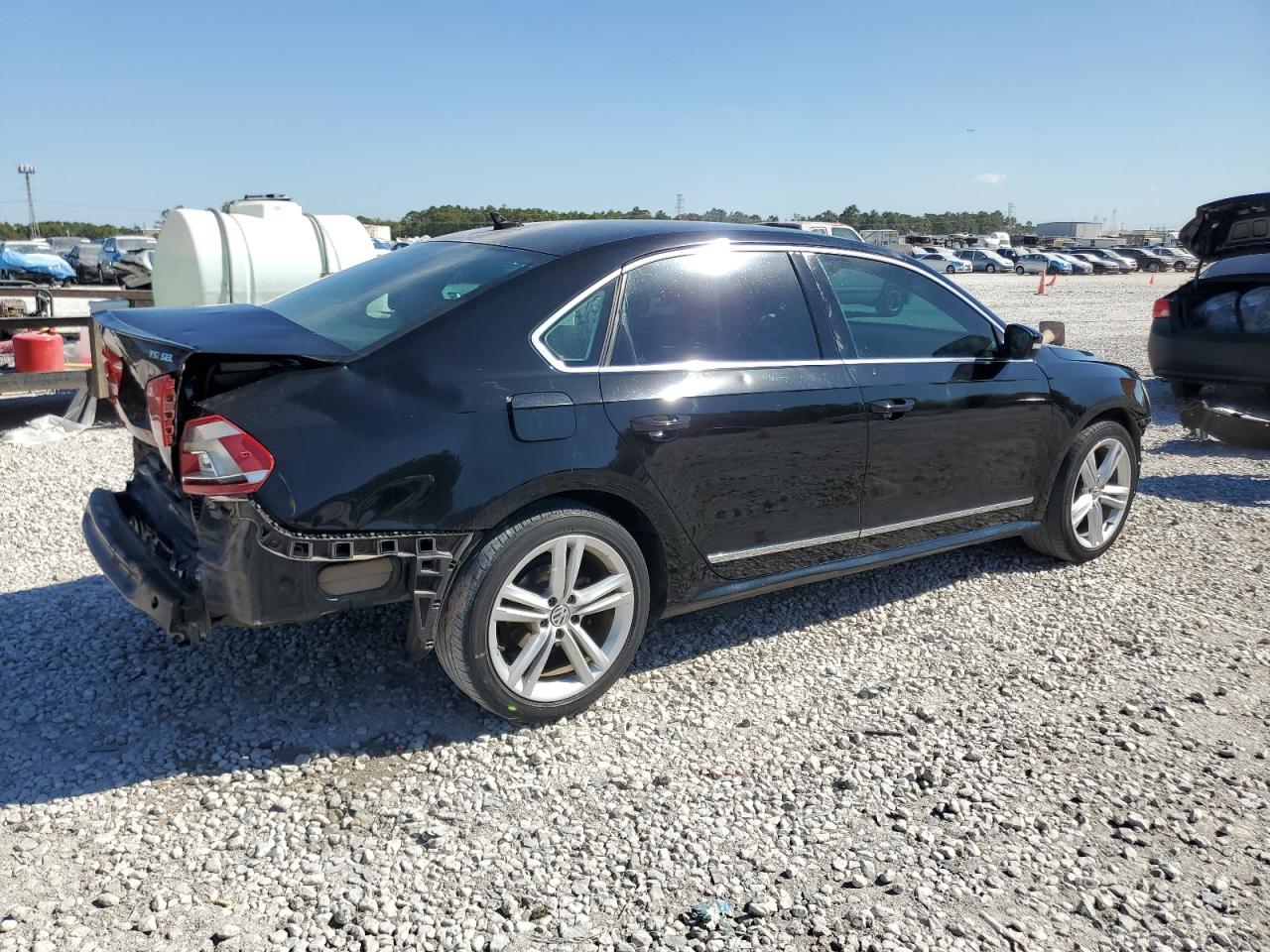 2014 Volkswagen Passat - Image 3