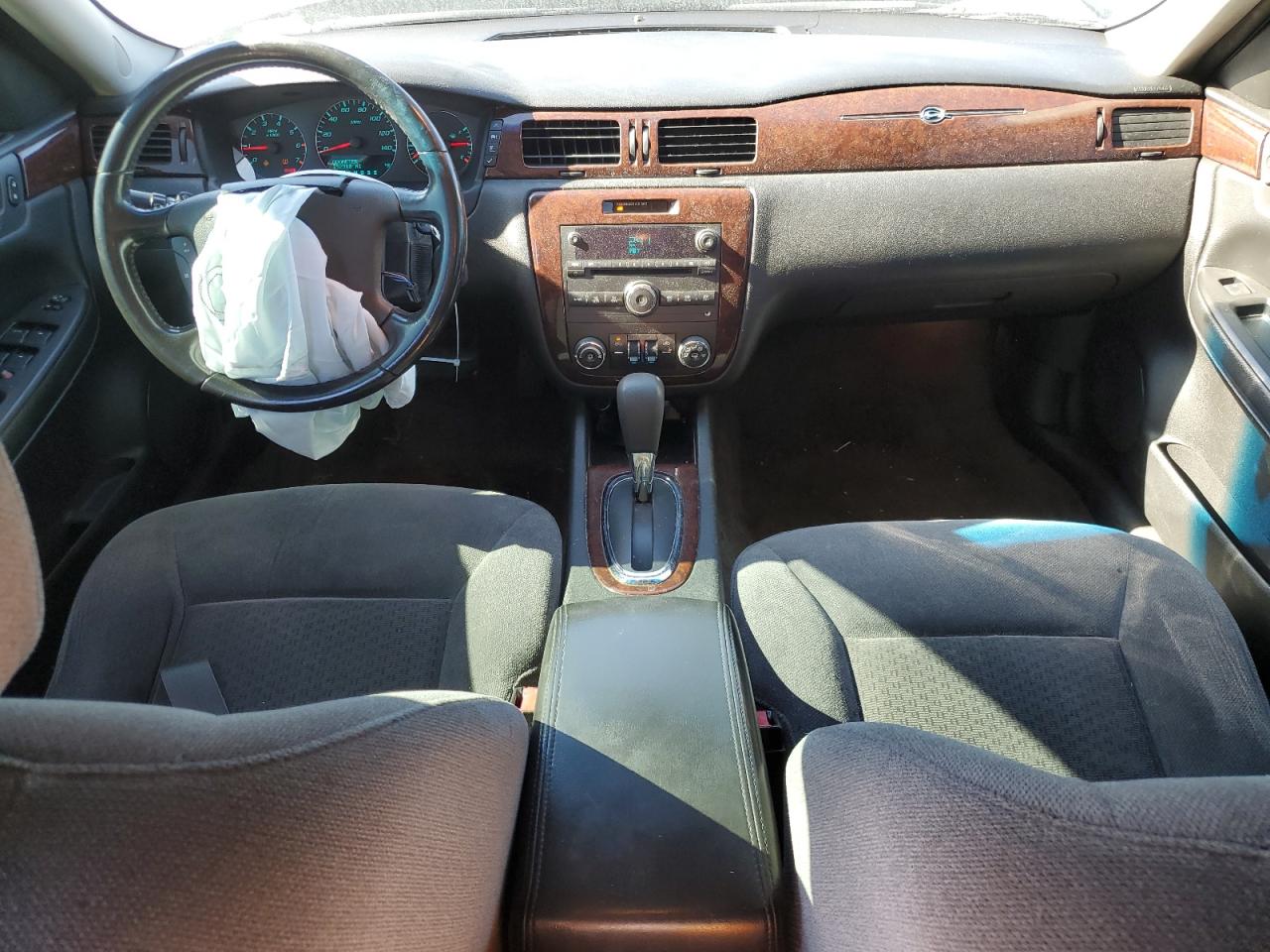 2011 Chevrolet Impala - Image 8