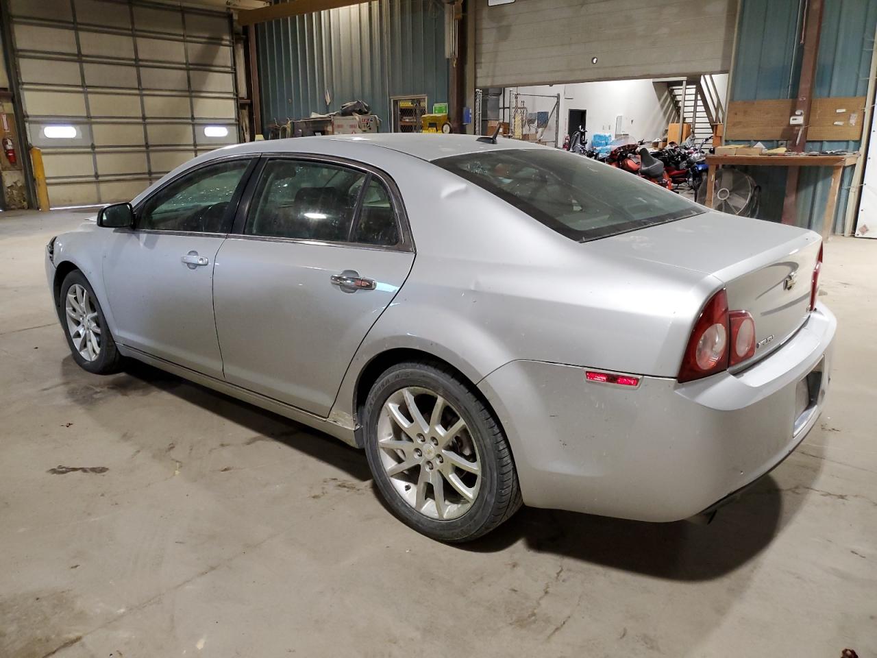 2009 Chevrolet Malibu - Image 2