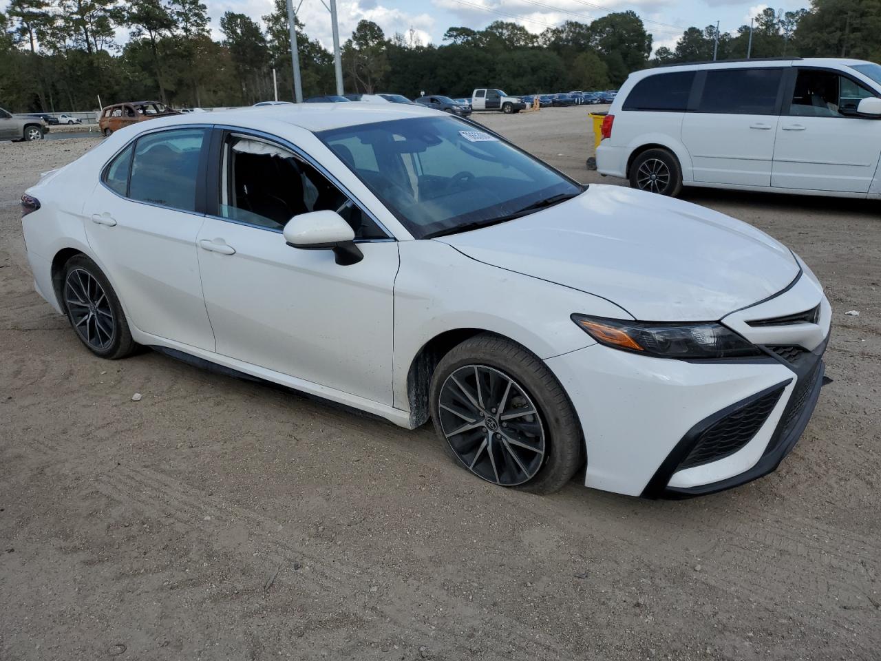 2021 Toyota Camry - Image 4