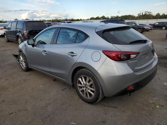  MAZDA 3 2016 Серебристый