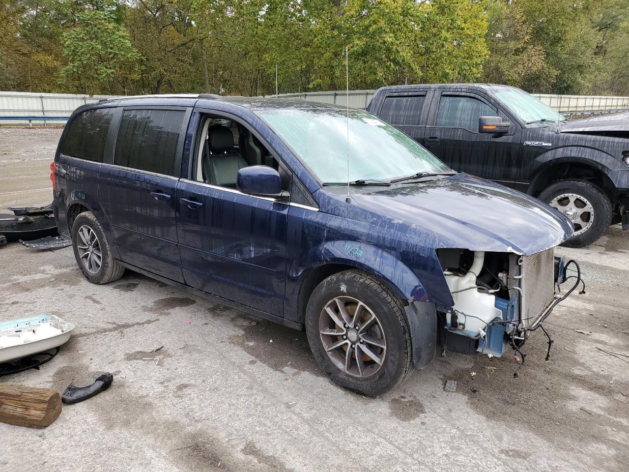 2017 Dodge Caravan - Image 4
