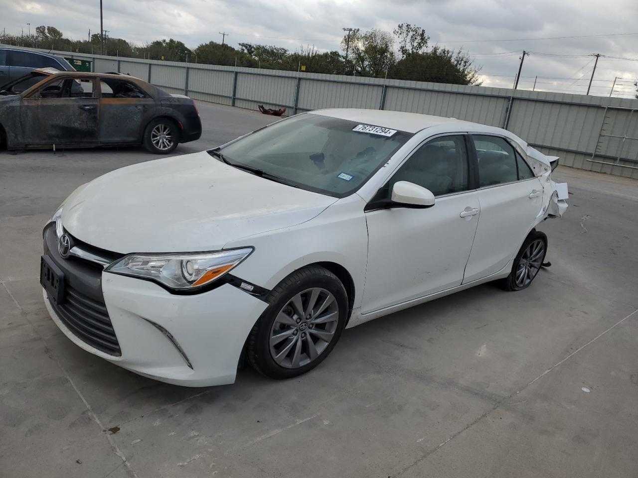 VIN 4T1BF1FK8GU224072 2016 TOYOTA CAMRY no.1