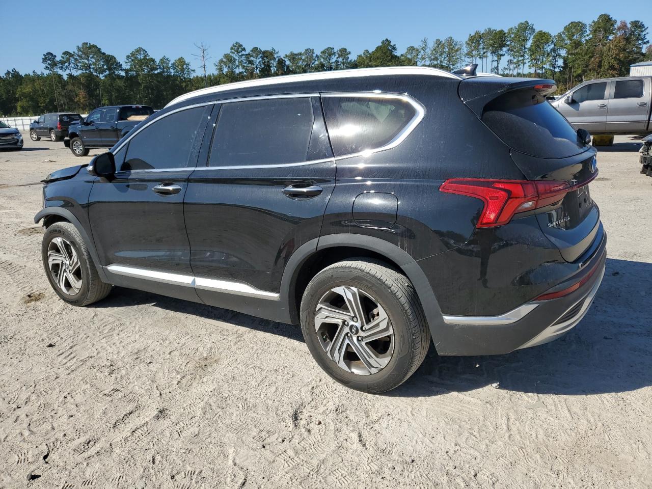 2022 Hyundai Santa Fe - Image 2