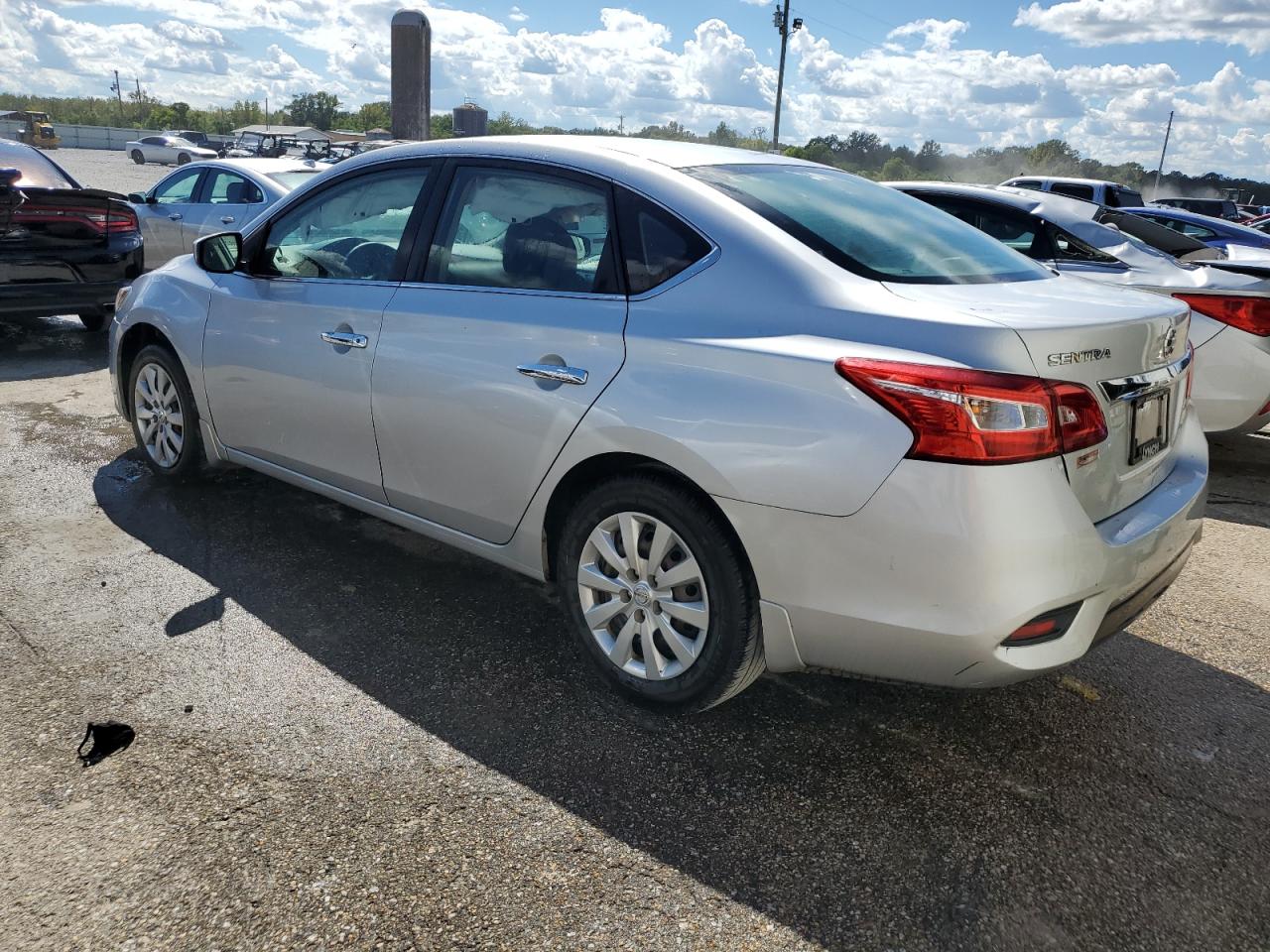 2019 Nissan Sentra - Image 2