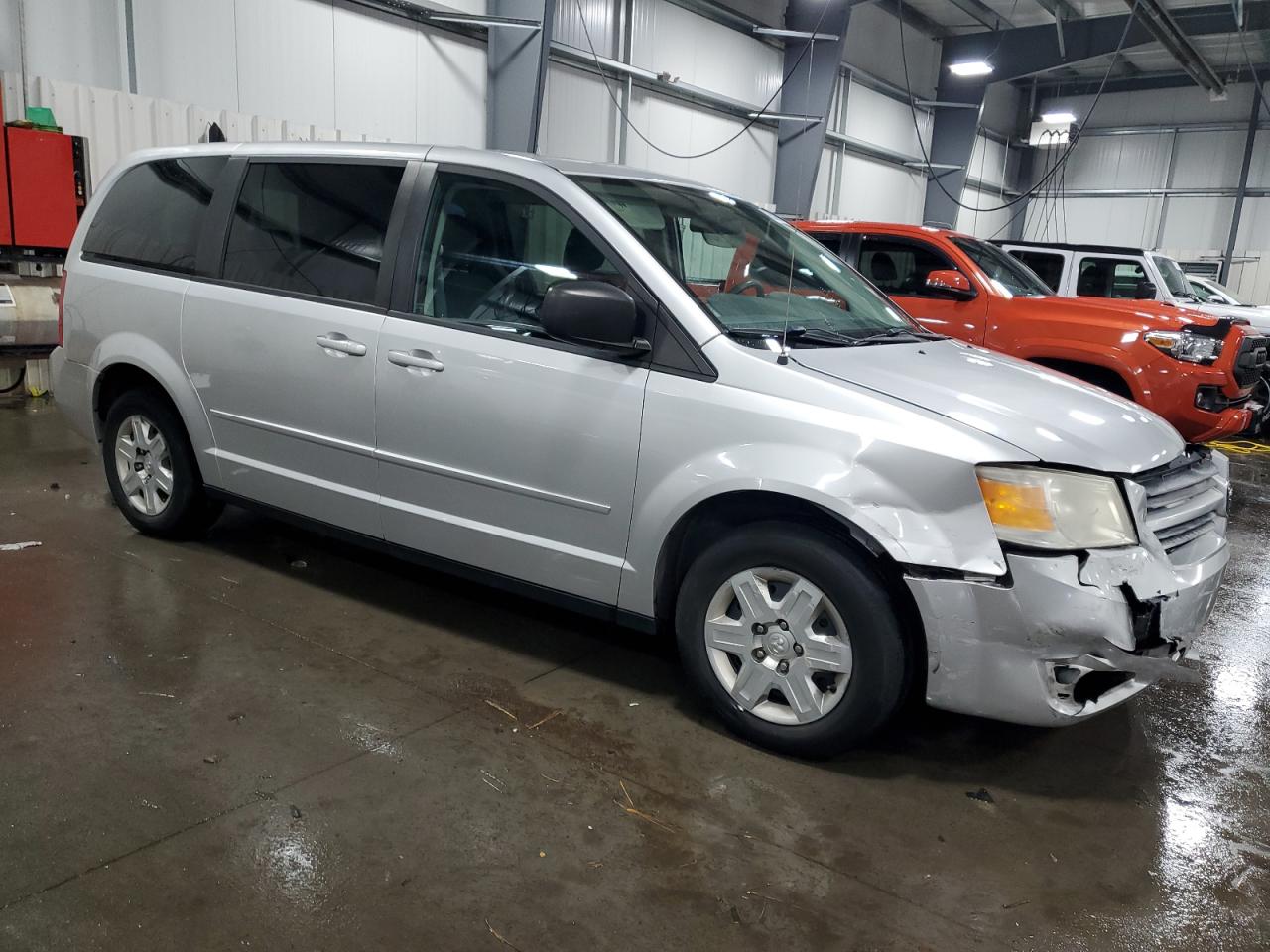2010 Dodge Caravan - Image 4