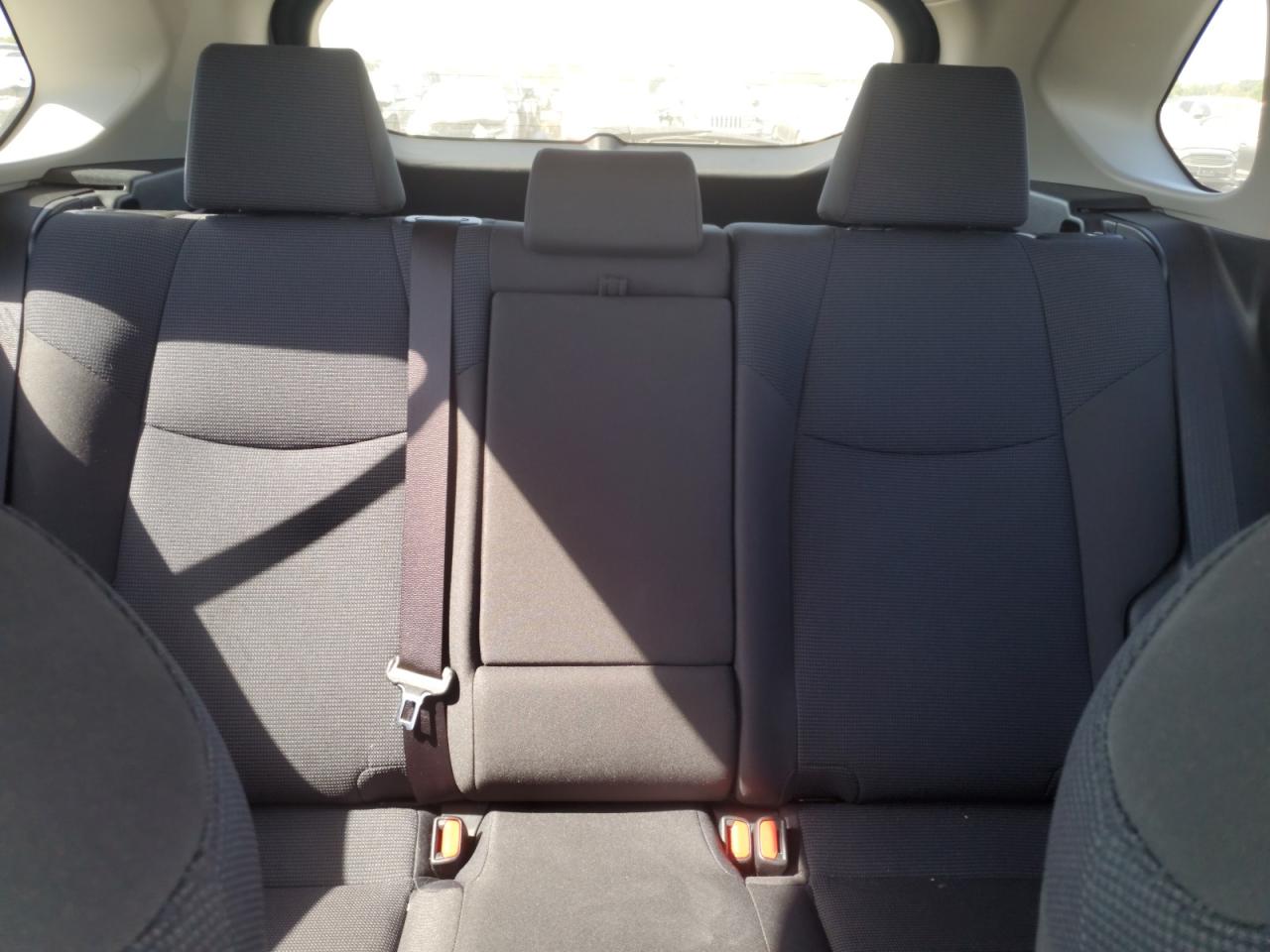 2019 Toyota RAV 4 - Image 10