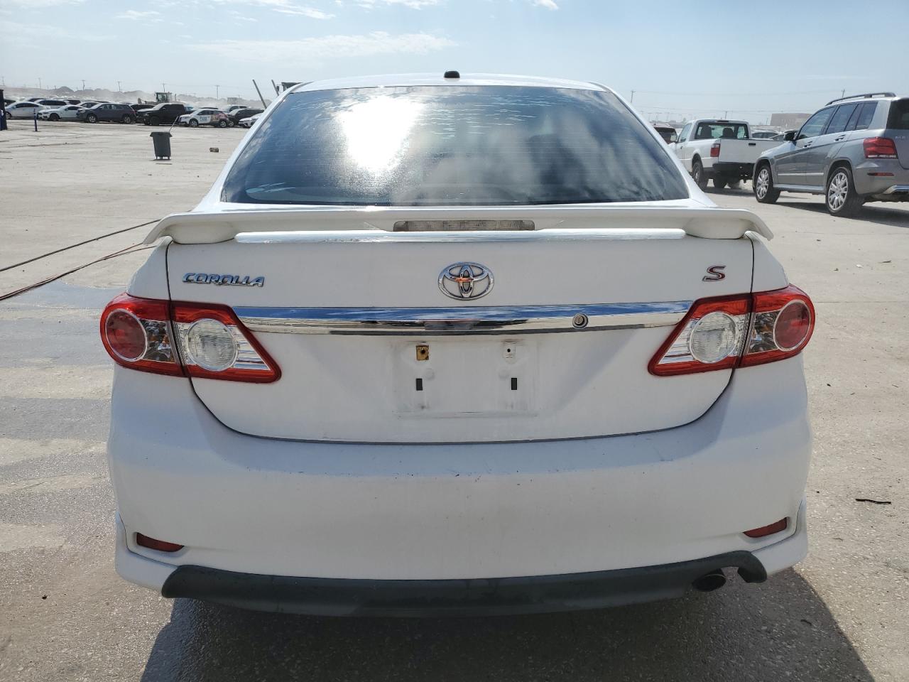 2011 Toyota Corolla - Image 6