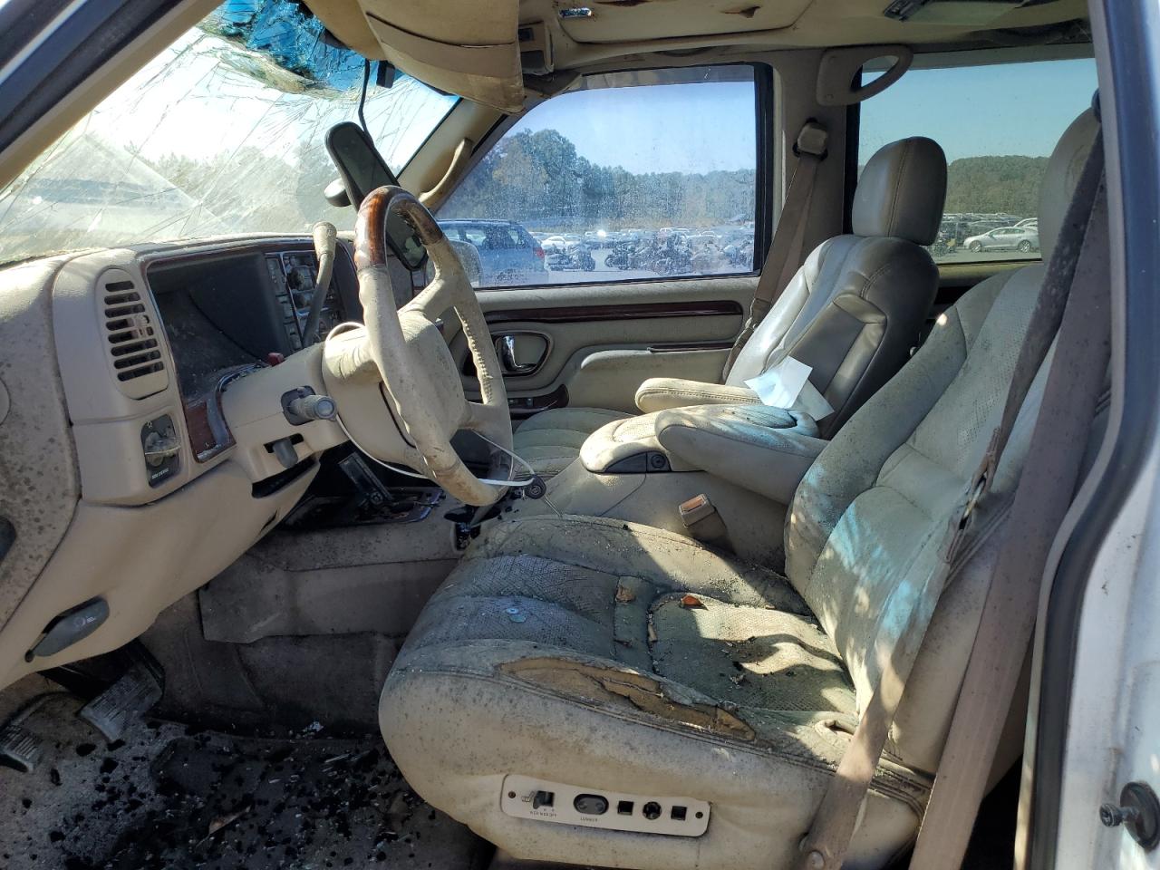 1999 Cadillac Escalade - Image 7