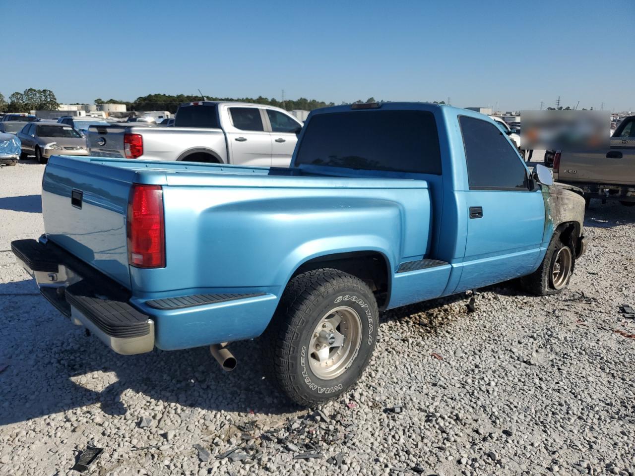 1994 Chevrolet GMT-400 - Image 3