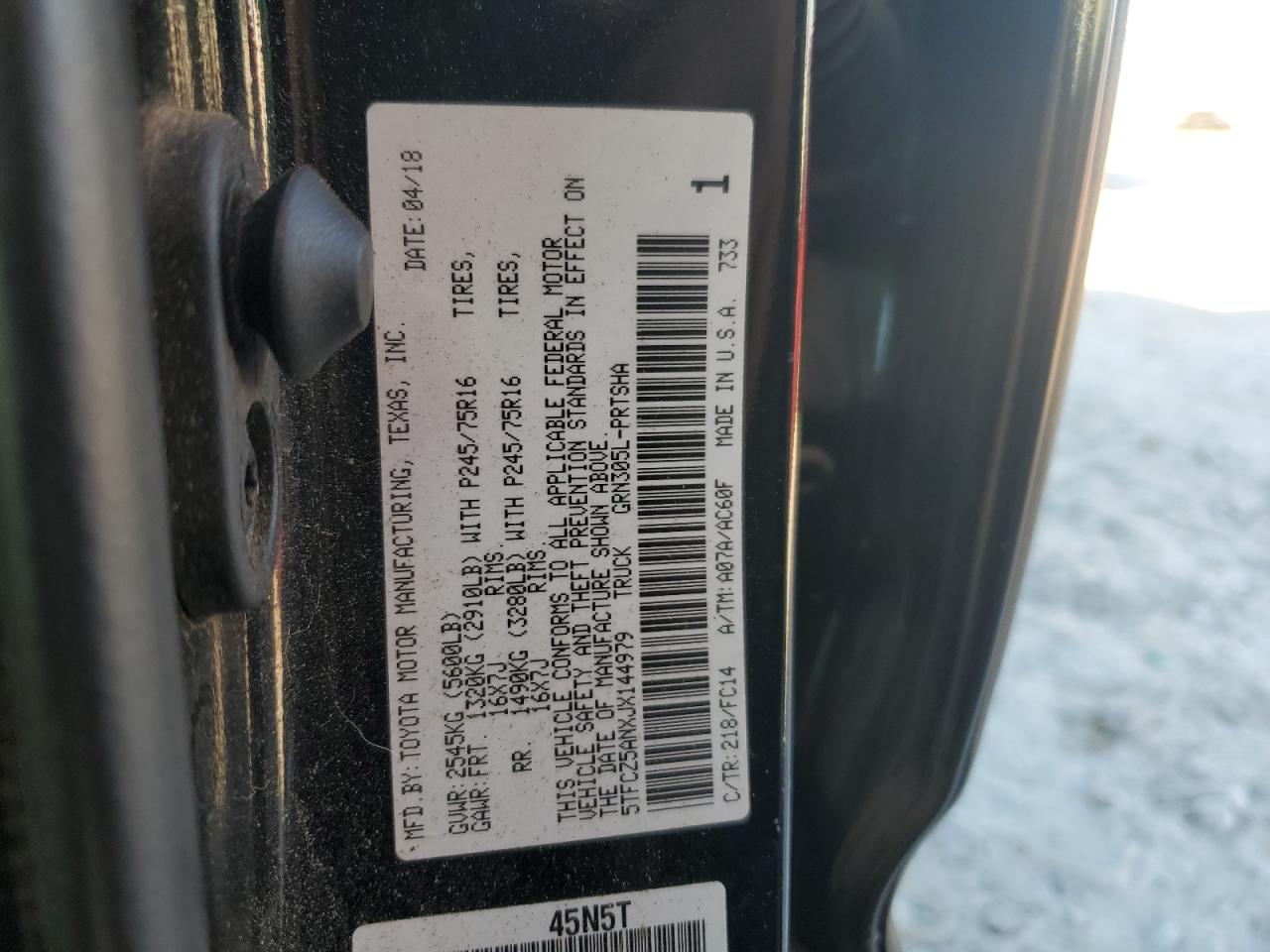 5TFCZ5ANXJX144979 2018 Toyota Tacoma Double Cab