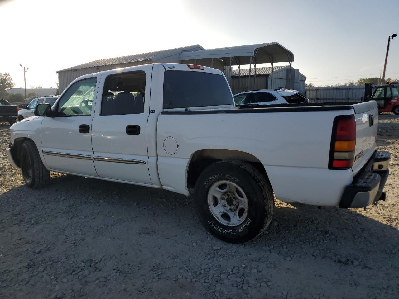 2006 GMC Sierra - Image 2