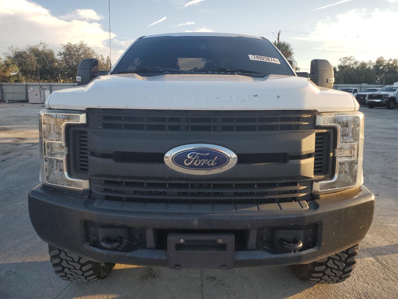 2019 Ford F350 - Image 5