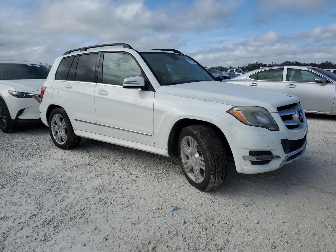 VIN WDCGG5HB1DG010265 2013 MERCEDES-BENZ GLK-CLASS no.4