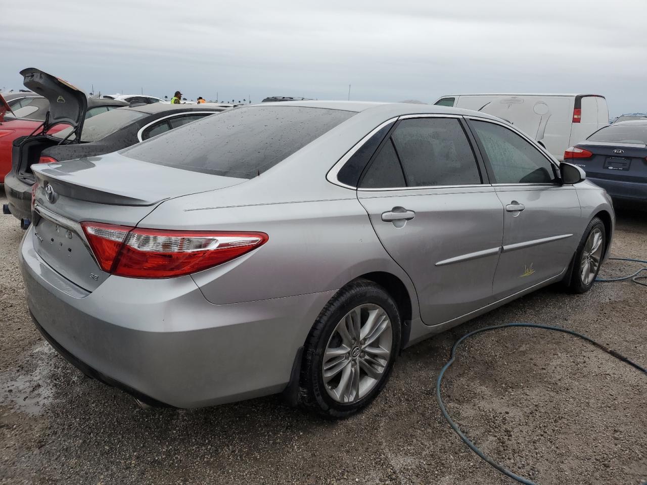 2015 Toyota Camry Le VIN: 4T1BF1FK7FU052986 Lot: 74304824