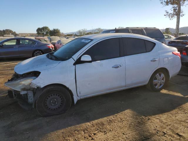 Sedans NISSAN VERSA 2012 Biały