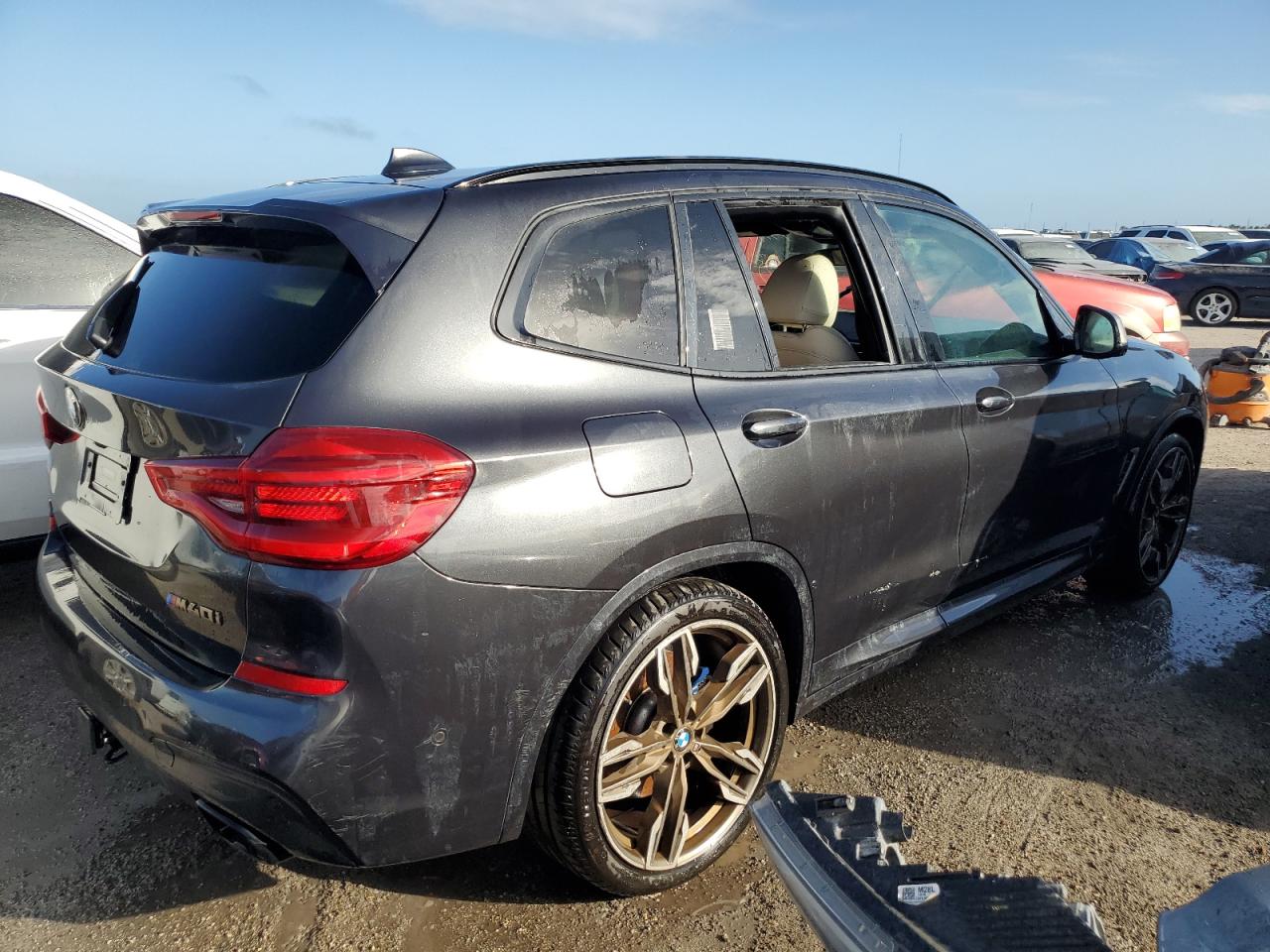 VIN 5UXTS3C56J0Z00742 2018 BMW X3 no.3