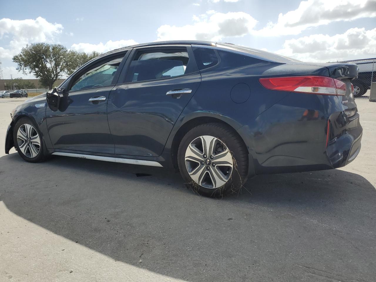 2017 Kia Optima - Image 2