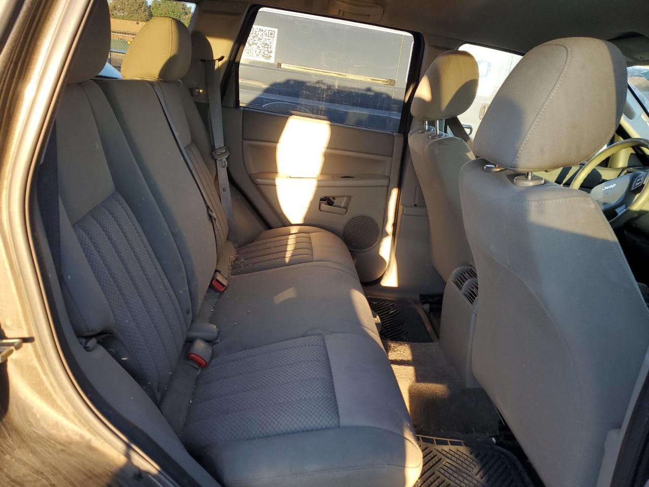 2005 Jeep Grand Cherokee - Image 10