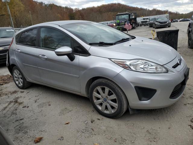  FORD FIESTA 2013 Сріблястий