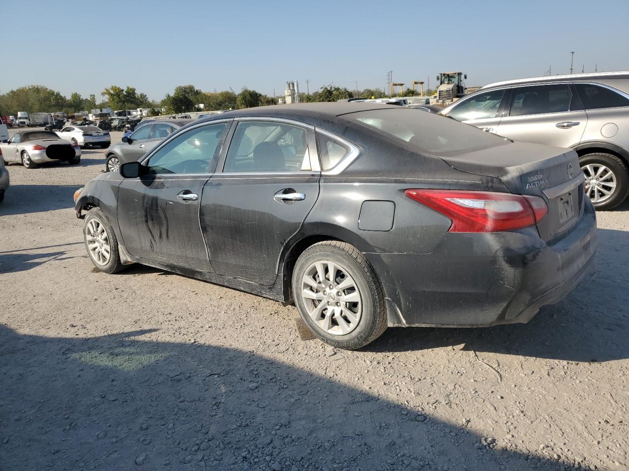 2016 Nissan Altima - Image 2