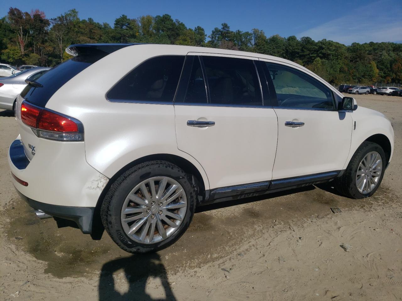 2011 Lincoln MKX - Image 3