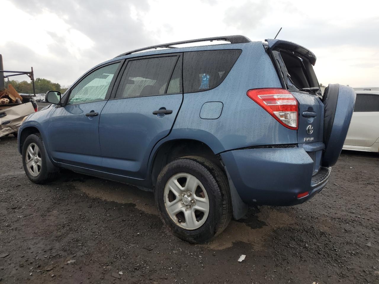 2011 Toyota RAV 4 - Image 2