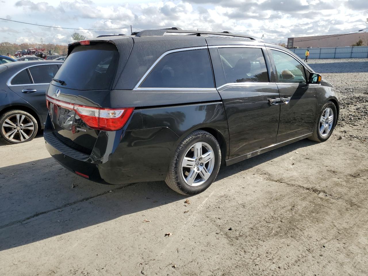 VIN 5FNRL5H94DB066265 2013 HONDA ODYSSEY no.3