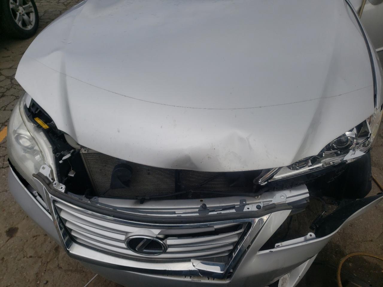 2010 Lexus ES - Image 11