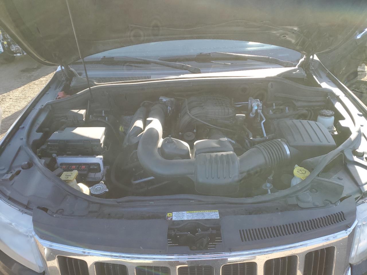 2012 Jeep Grand Cherokee - Image 12