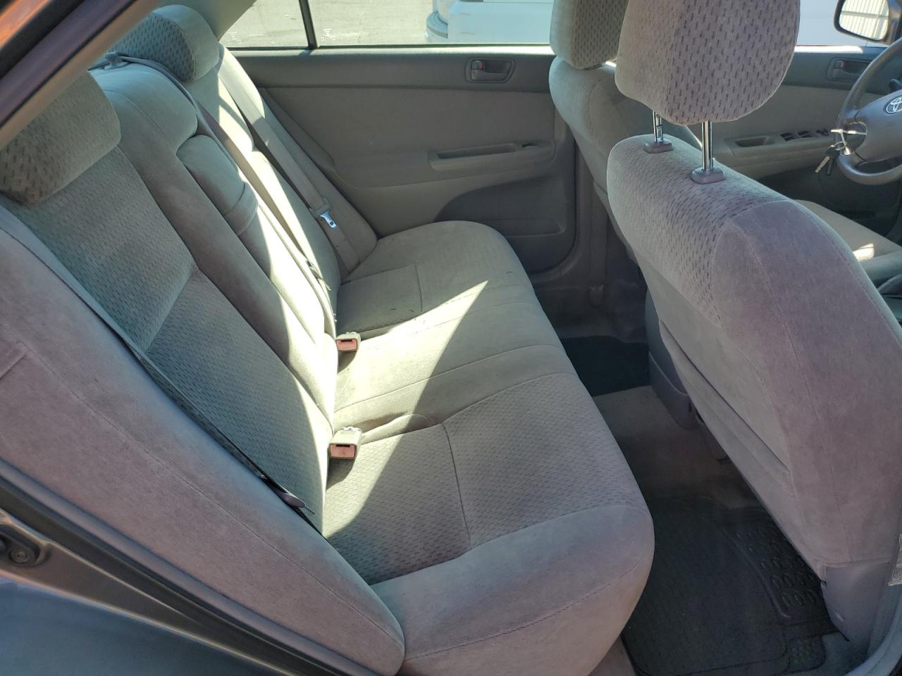 2003 Toyota Camry Le VIN: 4T1BE30K13U738749 Lot: 76231784