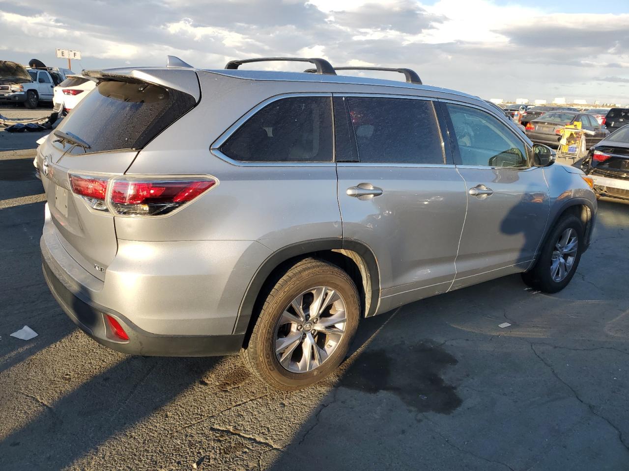 VIN 5TDKKRFH3FS074488 2015 TOYOTA HIGHLANDER no.3